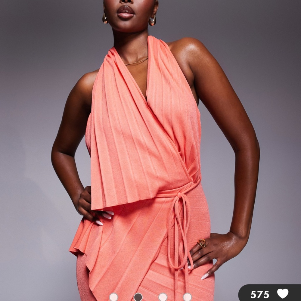 Pleated plunge maxi dress - Picture 3 of 7
